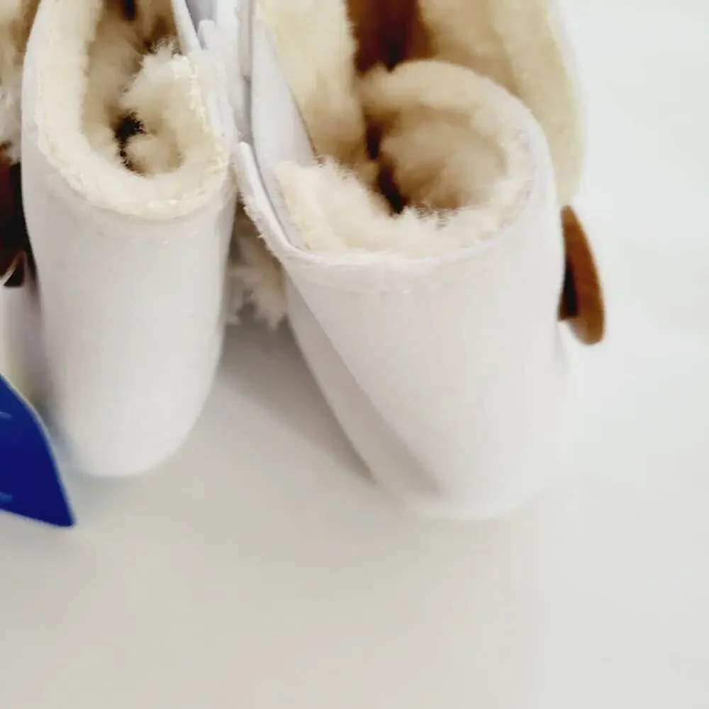 New button boot with faux fur liner 0-6M